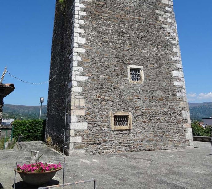 Torre de Viana do Bolo, Spain